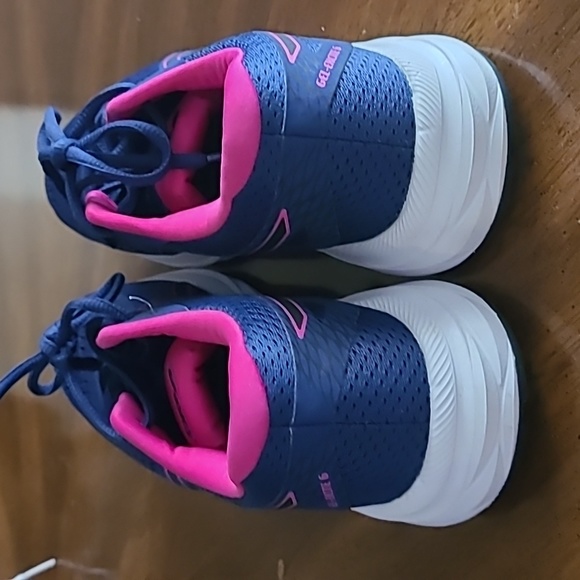 ASICS shoes - Picture 3 of 5